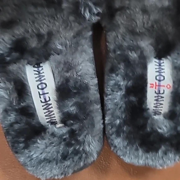 Lilly Faux Shearling SlippersMINNETONKA - Picture 8 of 9